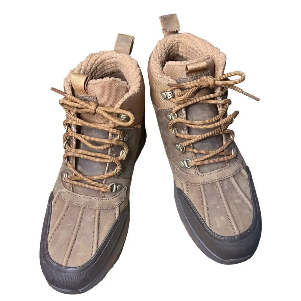 UGG Finnick Leather Boot in Chestnut NWOB Size 9